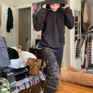 Bleach design sweatpants and sweatshirt set